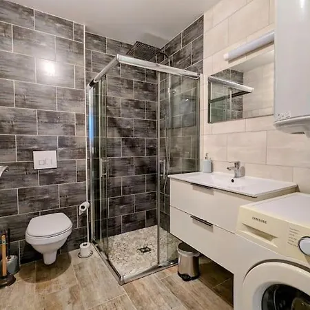 Nationale 7, Route Des Apartamento *